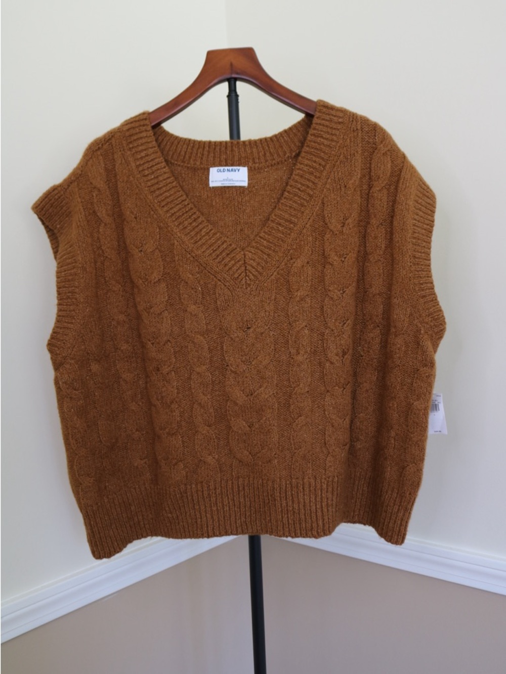 Old Navy Brown Cable Knit V-Neck Sweater Vest new with tags